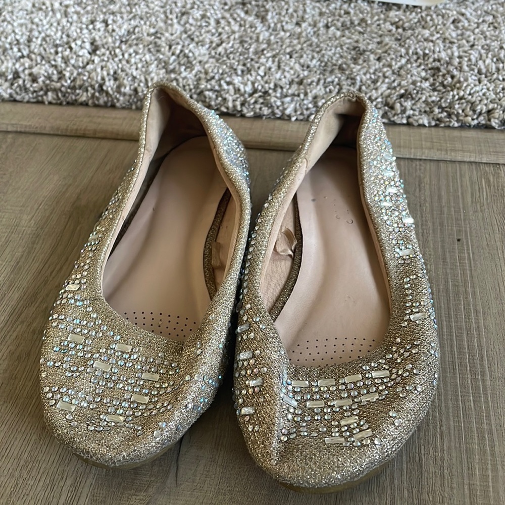 Shiny dress shoe very nice nearly ever worn